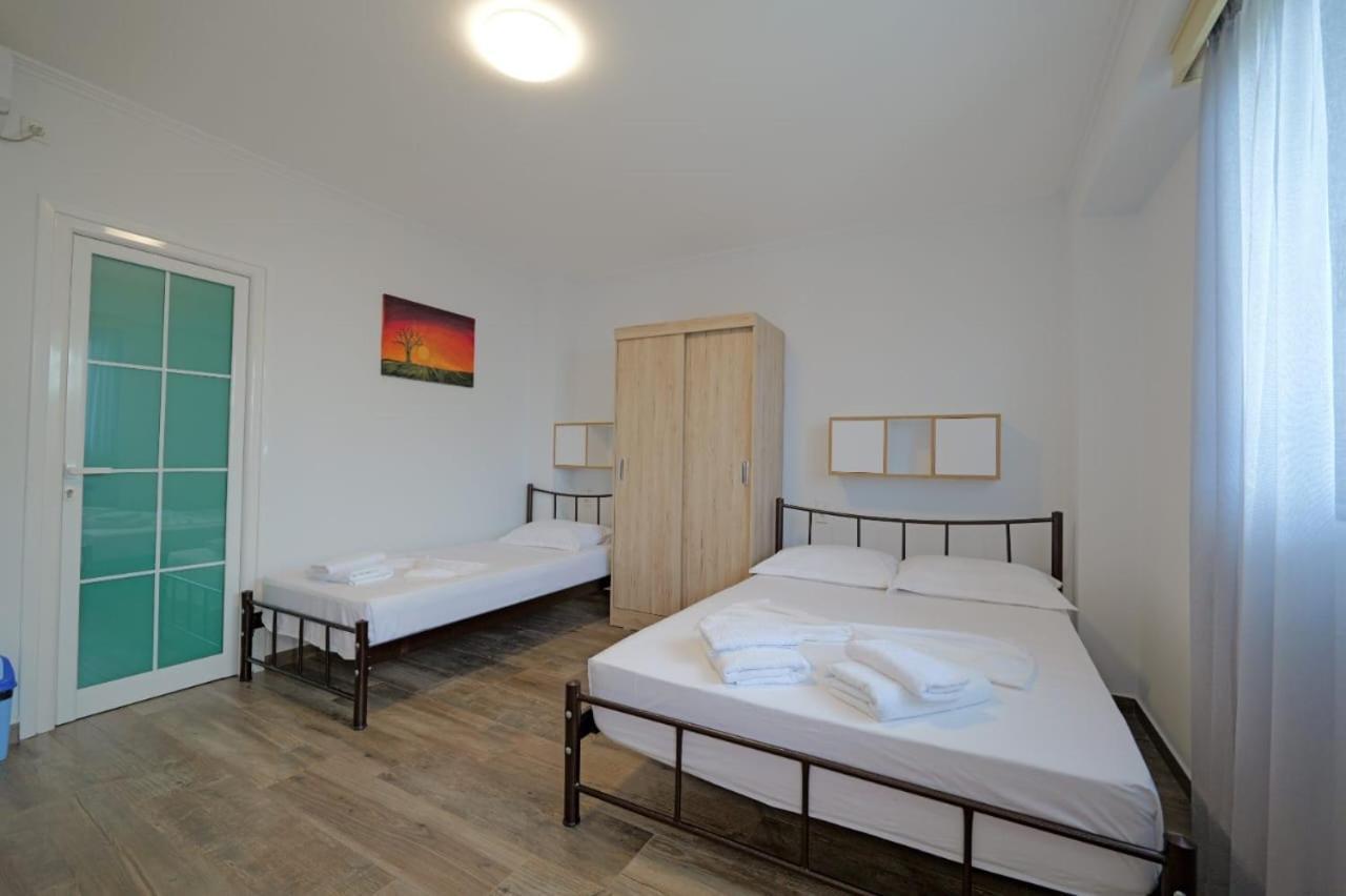 Eduard Lagji Apartament Lukovë Chambre photo