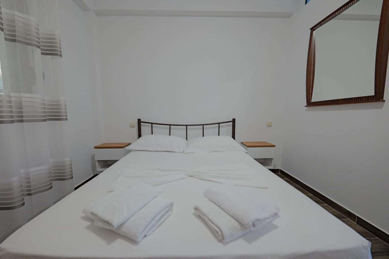 Eduard Lagji Apartament Lukovë Chambre photo